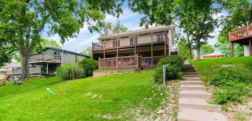 1045 NW S SOUTH SHORE Drive, Lake Waukomis, MO 64151