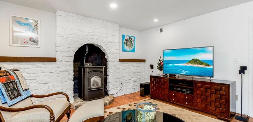 1045 NW S SOUTH SHORE Drive, Lake Waukomis, MO 64151