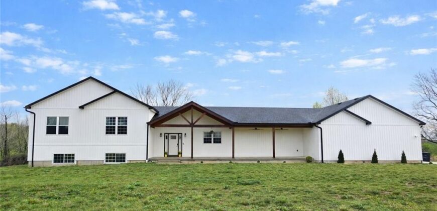 24218 NE 136th Street, Excelsior Springs, MO 64024