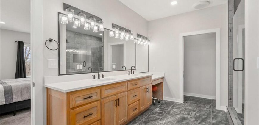 24218 NE 136th Street, Excelsior Springs, MO 64024