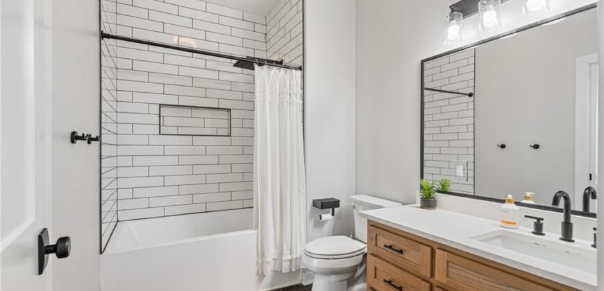 24218 NE 136th Street, Excelsior Springs, MO 64024