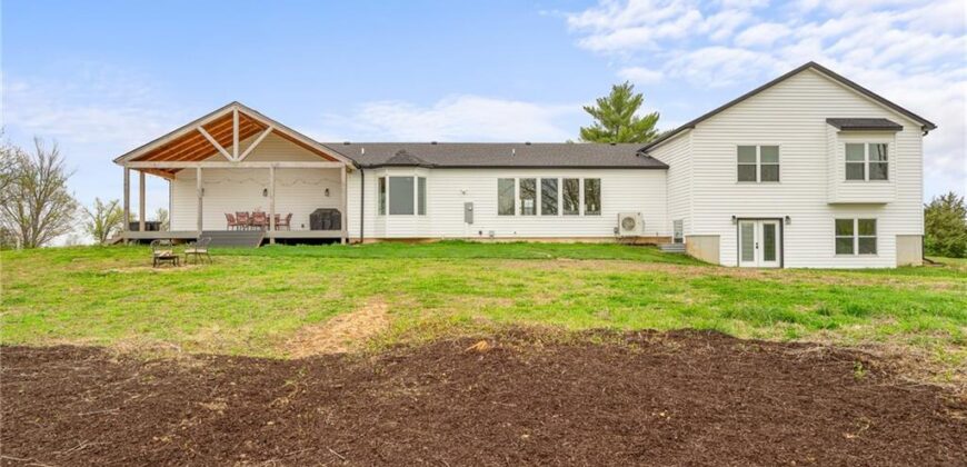 24218 NE 136th Street, Excelsior Springs, MO 64024