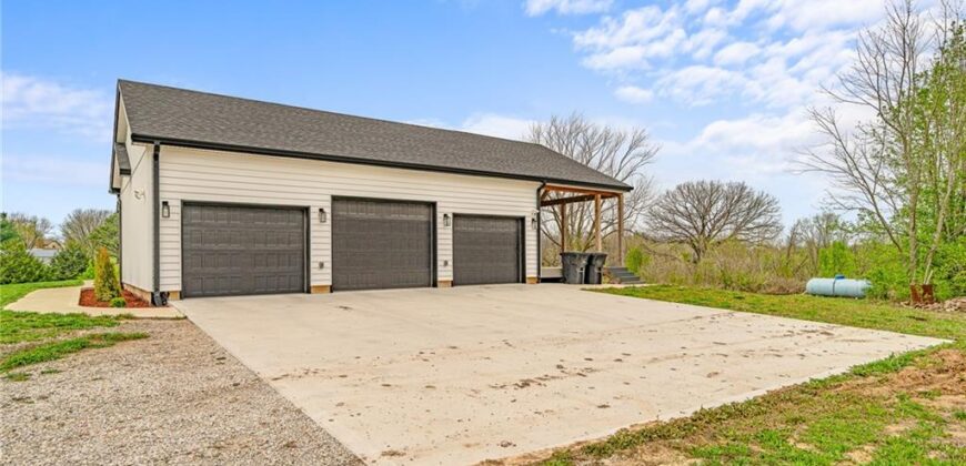 24218 NE 136th Street, Excelsior Springs, MO 64024