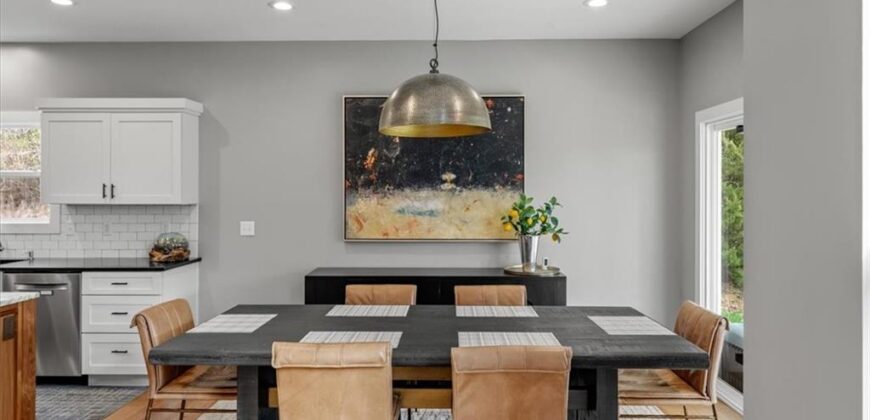 6927 Glenn Lane, Parkville, MO 64152