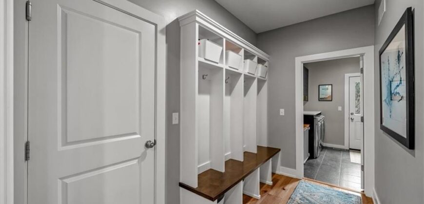 6927 Glenn Lane, Parkville, MO 64152