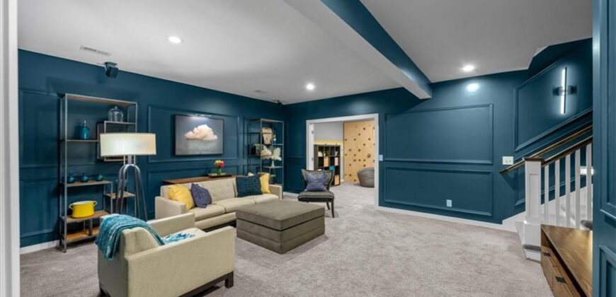 6927 Glenn Lane, Parkville, MO 64152