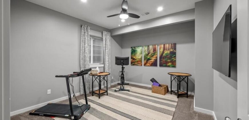 6927 Glenn Lane, Parkville, MO 64152