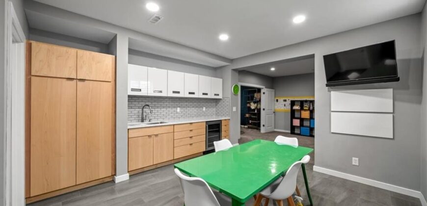 6927 Glenn Lane, Parkville, MO 64152