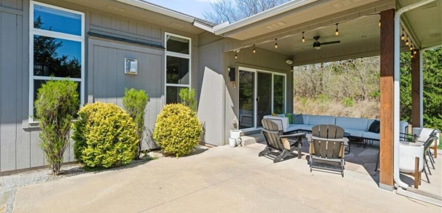 6927 Glenn Lane, Parkville, MO 64152