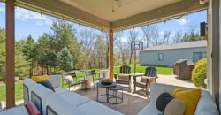 6927 Glenn Lane, Parkville, MO 64152