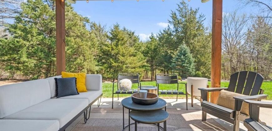 6927 Glenn Lane, Parkville, MO 64152