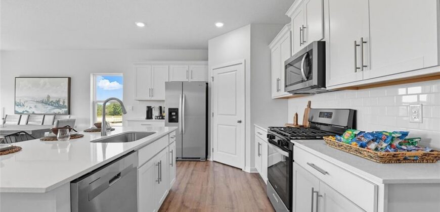 104 Lake Meadows Drive, Smithville, MO 64089