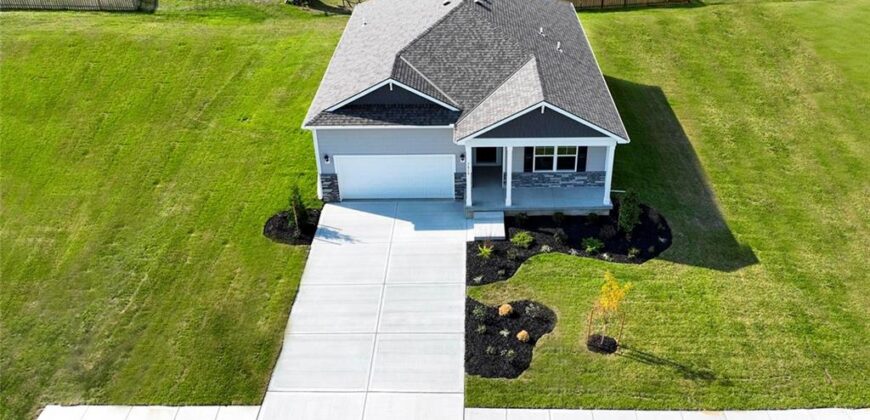 104 Lake Meadows Drive, Smithville, MO 64089