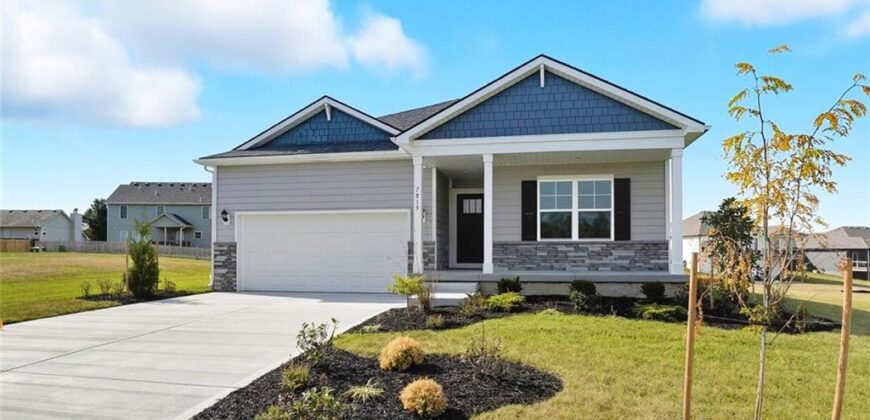 104 Lake Meadows Drive, Smithville, MO 64089