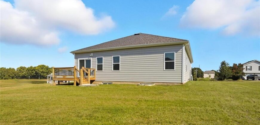 104 Lake Meadows Drive, Smithville, MO 64089