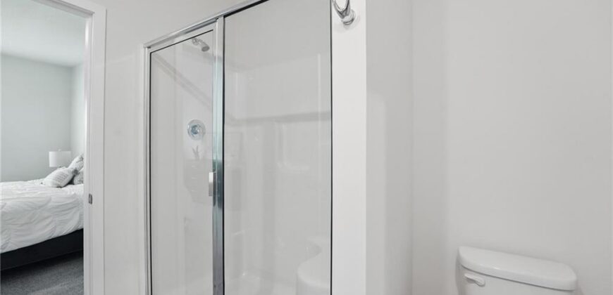 202 Lake Meadows Drive, Smithville, MO 64089