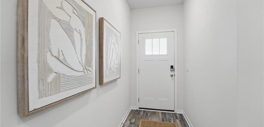 202 Lake Meadows Drive, Smithville, MO 64089