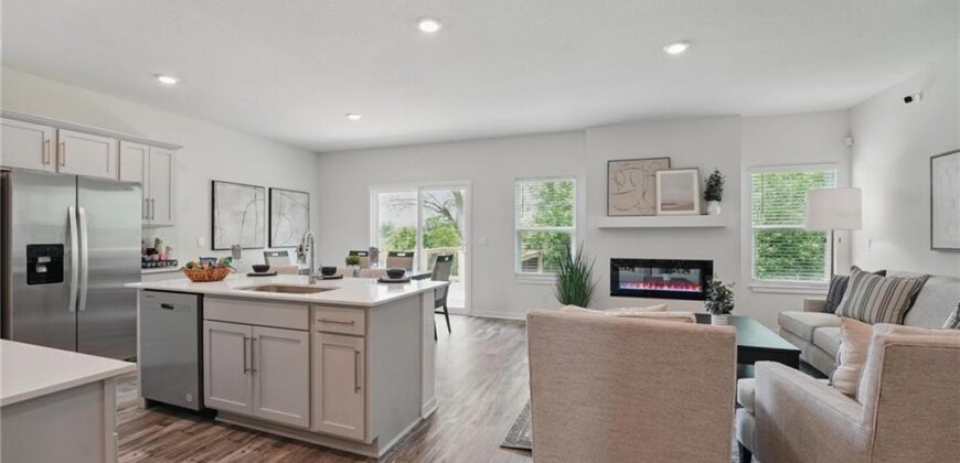 202 Lake Meadows Drive, Smithville, MO 64089