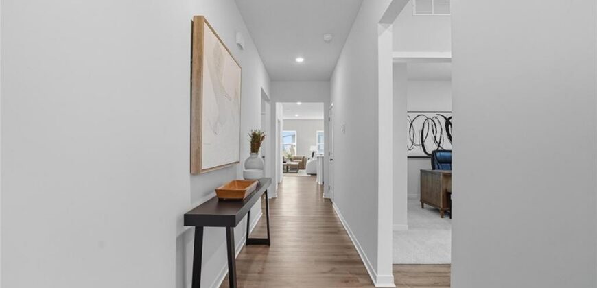 206 Lake Meadows Drive, Smithville, MO 64089