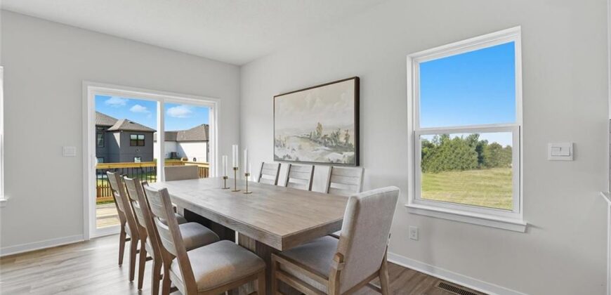 206 Lake Meadows Drive, Smithville, MO 64089