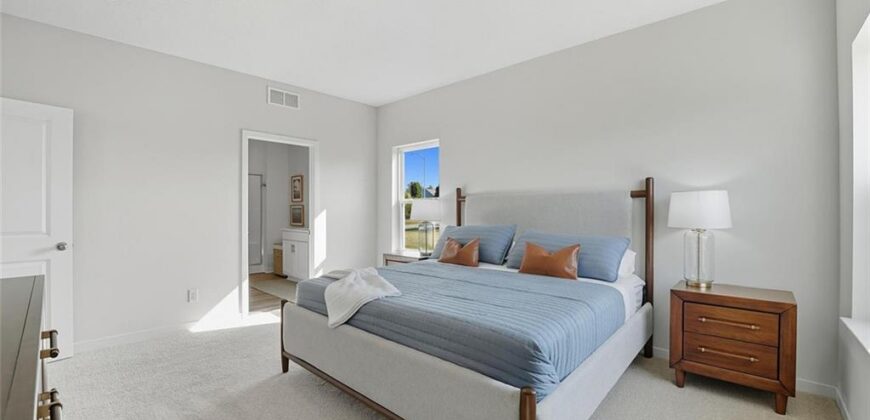 206 Lake Meadows Drive, Smithville, MO 64089