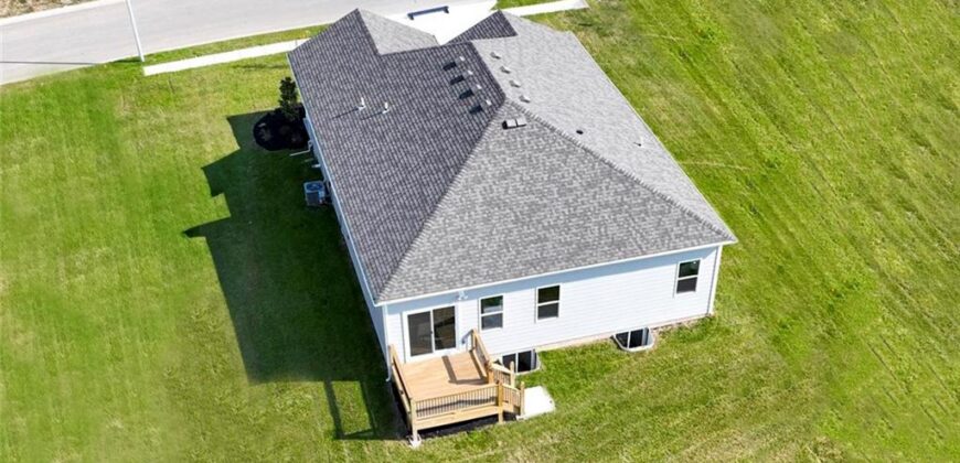 206 Lake Meadows Drive, Smithville, MO 64089