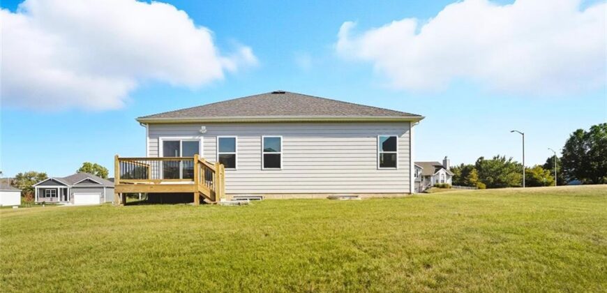 206 Lake Meadows Drive, Smithville, MO 64089