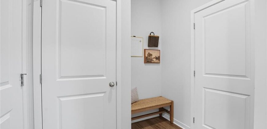 206 Lake Meadows Drive, Smithville, MO 64089