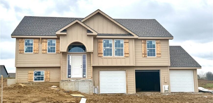 10135 N Poplar Avenue, Kansas City, MO 64156