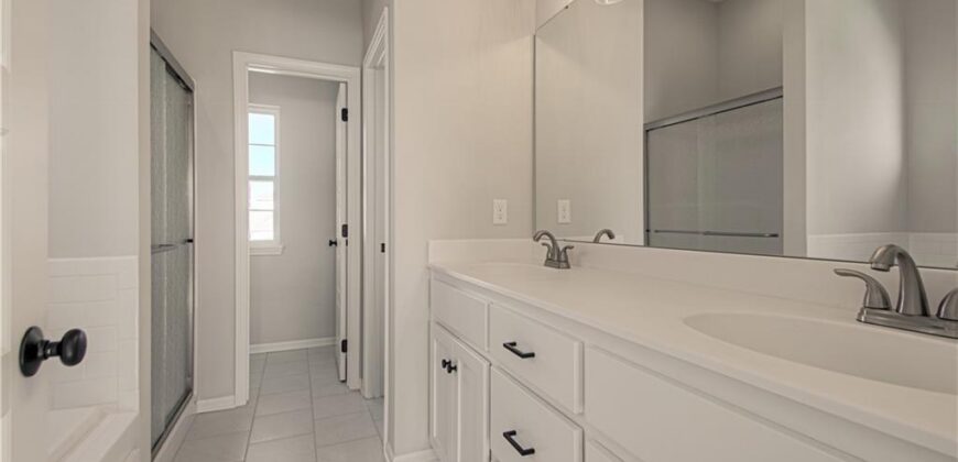 10135 N Poplar Avenue, Kansas City, MO 64156