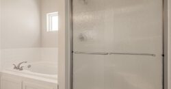 10135 N Poplar Avenue, Kansas City, MO 64156