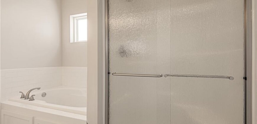 10135 N Poplar Avenue, Kansas City, MO 64156