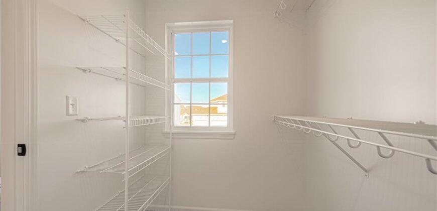 10135 N Poplar Avenue, Kansas City, MO 64156