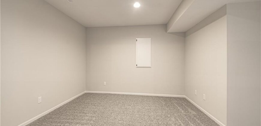 10135 N Poplar Avenue, Kansas City, MO 64156