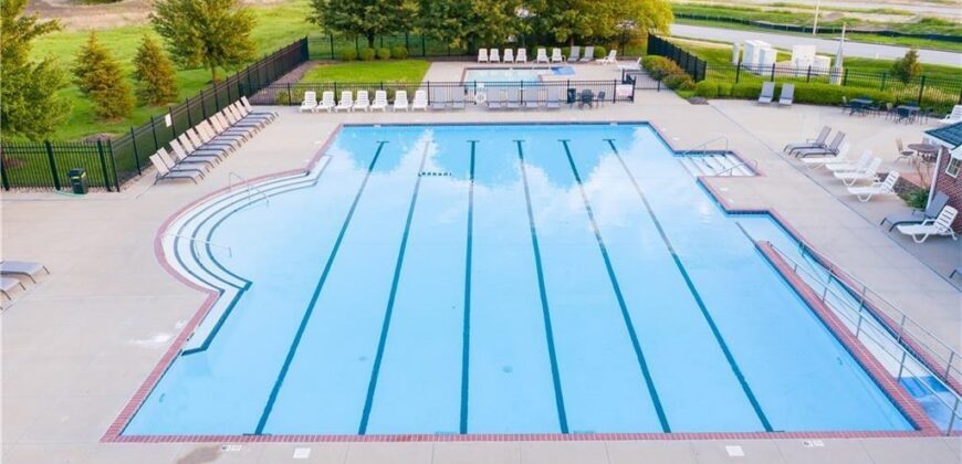 10135 N Poplar Avenue, Kansas City, MO 64156