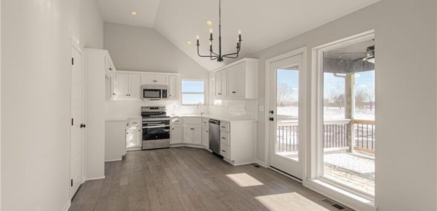 10135 N Poplar Avenue, Kansas City, MO 64156