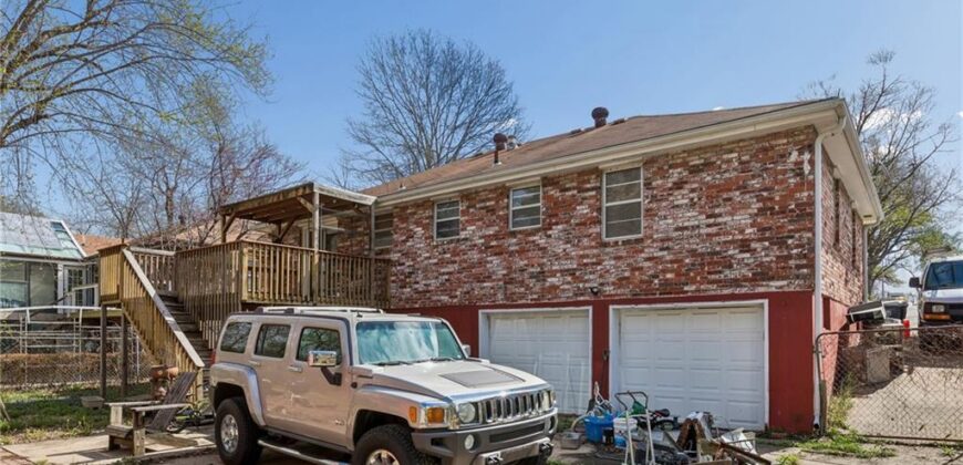 7804 NW Milrey Drive, Kansas City, MO 64152