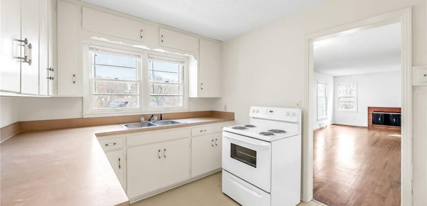 703 Hillside Avenue, Liberty, MO 64068