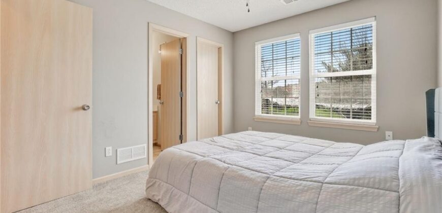 8104 N Lawn Avenue, Kansas City, MO 64119