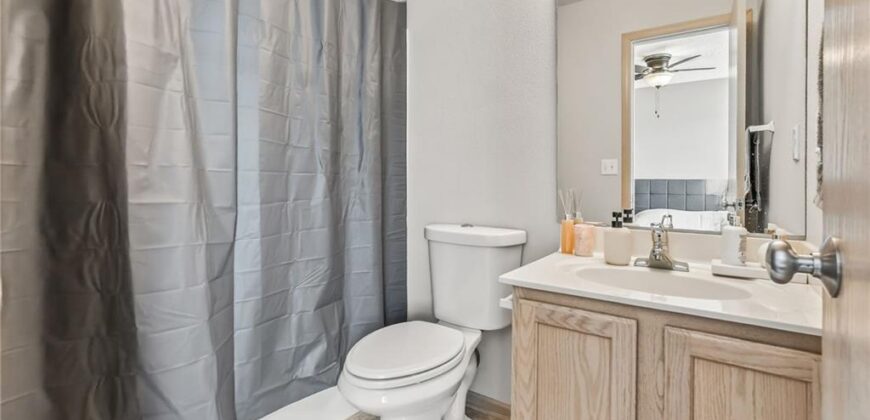 8104 N Lawn Avenue, Kansas City, MO 64119