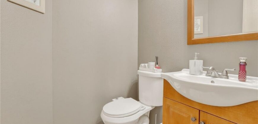 8104 N Lawn Avenue, Kansas City, MO 64119