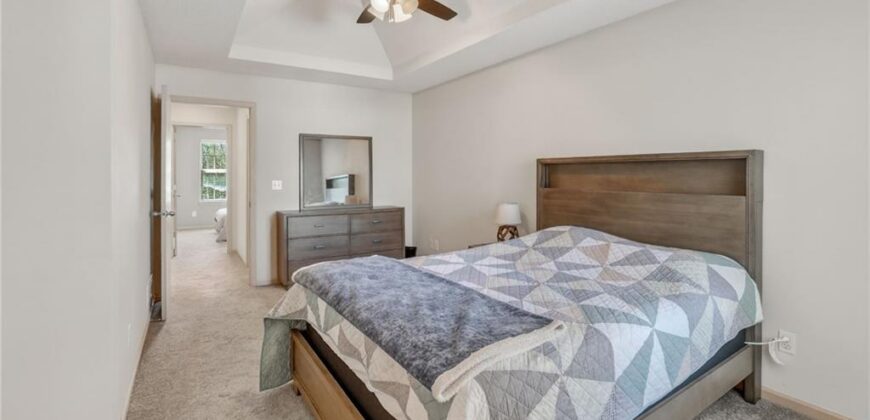 8104 N Lawn Avenue, Kansas City, MO 64119