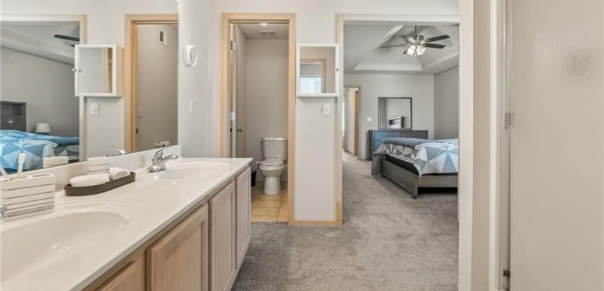 8104 N Lawn Avenue, Kansas City, MO 64119