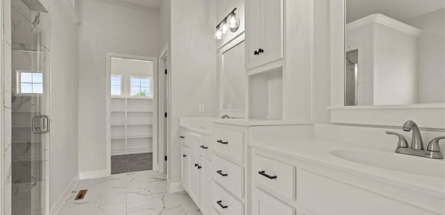 1070 Fir Lane, Liberty, MO 64068