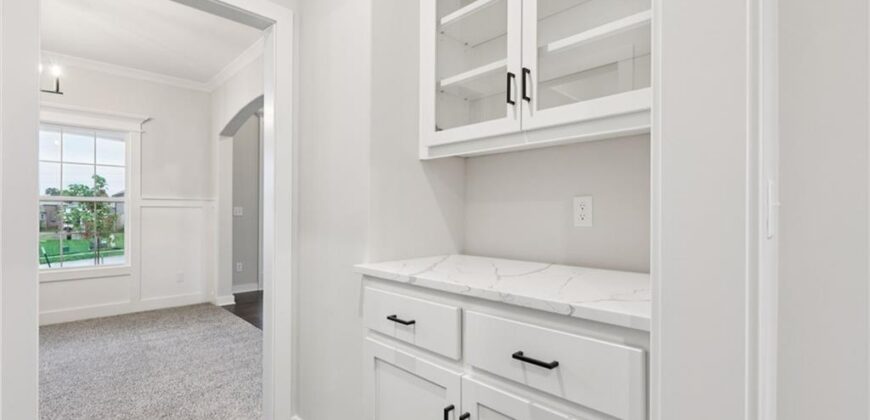 1039 Fir Lane, Liberty, MO 64068