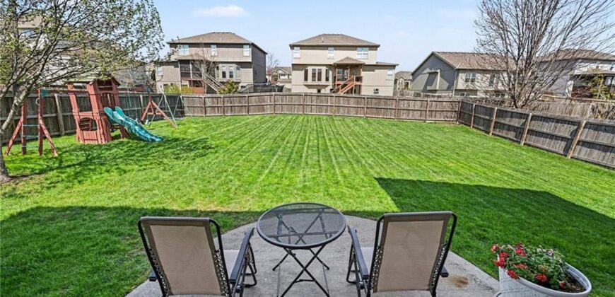 1816 NW 93rd Terrace, Kansas City, MO 64155