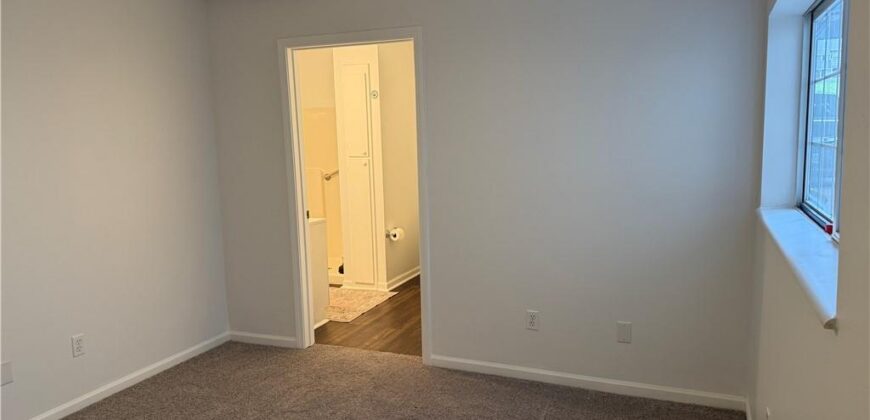 6802 N Olive Street, Gladstone, MO 64118