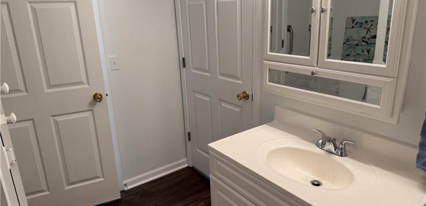 6802 N Olive Street, Gladstone, MO 64118