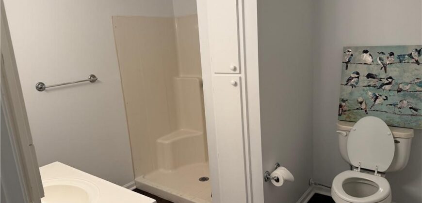 6802 N Olive Street, Gladstone, MO 64118