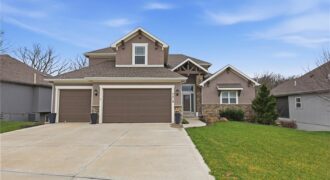 7310 NW Clore Drive, Parkville, MO 64152